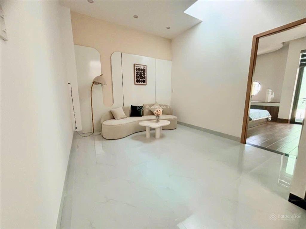 Bán nhà kiệt full nội thất 140 nguyễn chánh