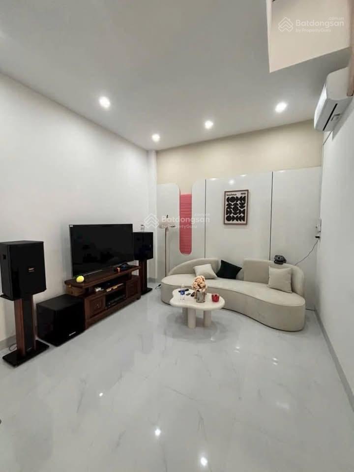 Bán nhà kiệt full nội thất 140 nguyễn chánh