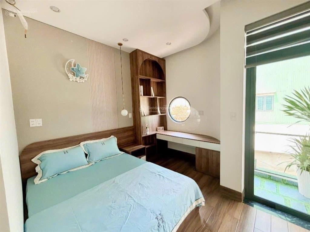 Bán nhà kiệt full nội thất 140 nguyễn chánh