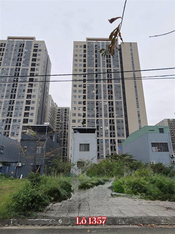 Bán lô đất đường trung lập 5  khu lakeside ngay 10 tòa chung cư  hướng đông nam