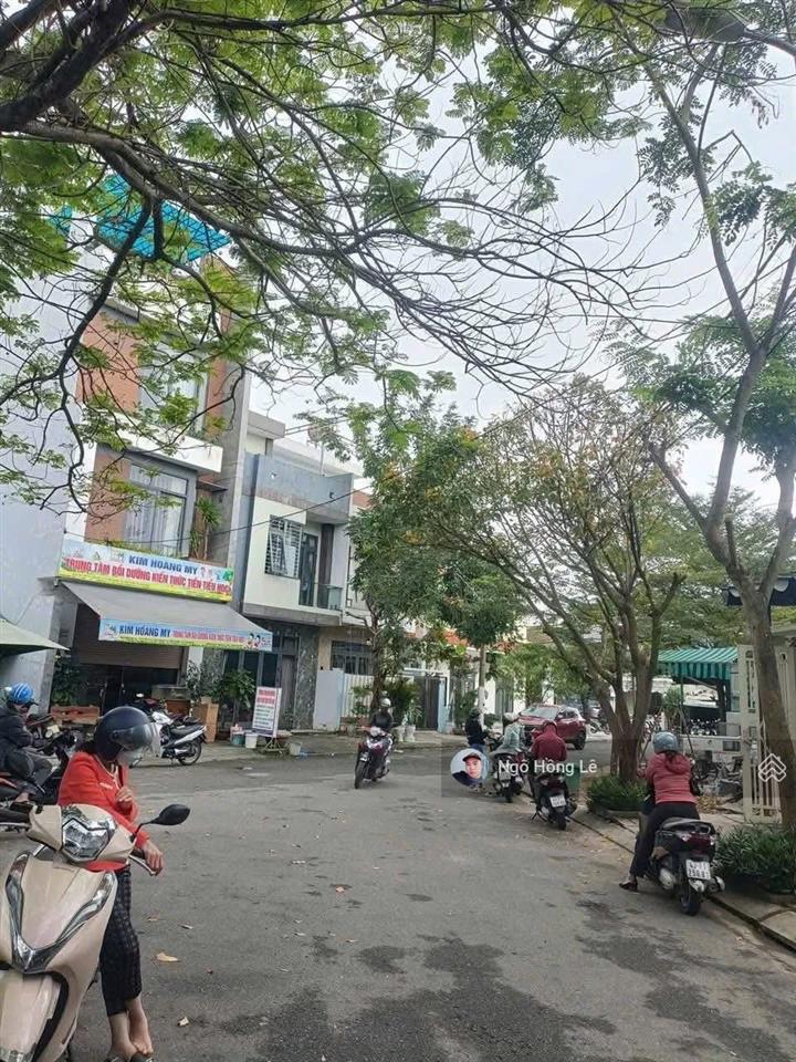 Cần tiền bán nhanh lô đất mt hòa mỹ 8  hướng đông nam