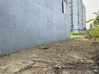 Bán lô đất đường hoà phú 11  100m2 hướng đông nam sạch đẹp