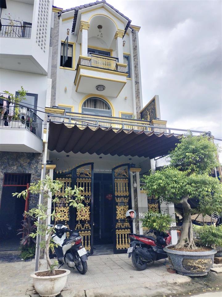 Bán nhà 3 tầng còn mới full nội thất mt hoà phú 14