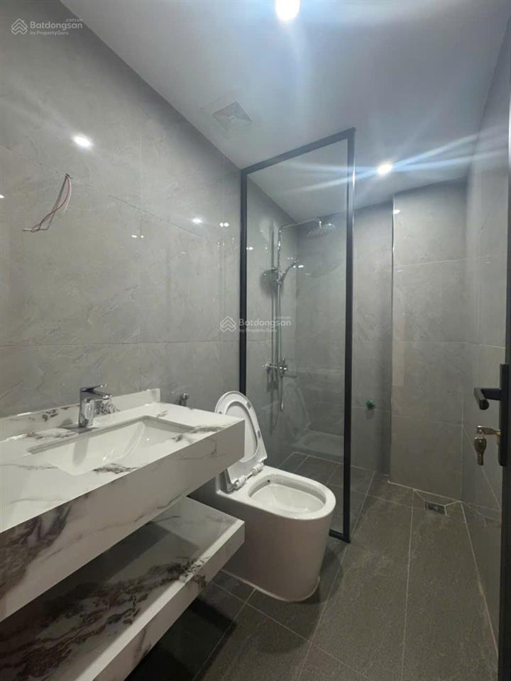 Giảm sốc 2 tỷ, bán gấp nhà hồ tùng mậu 50m 7t thang máy, mặt ngõ ô tô,cách phố đúng 10m.chỉ 17 tỷ