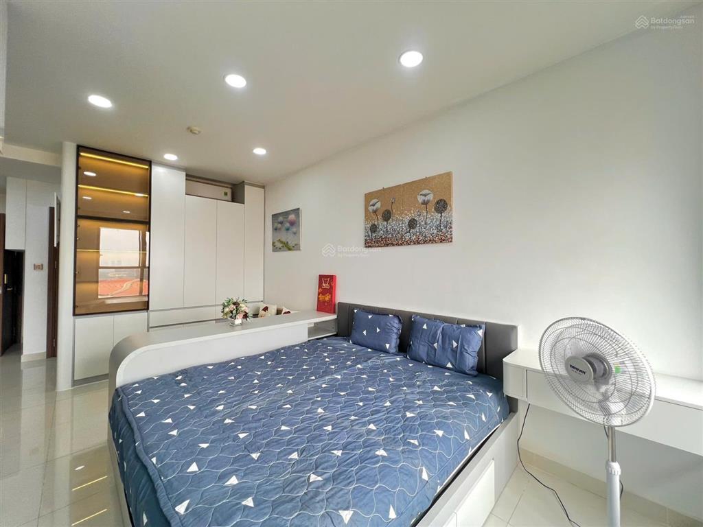 Cần bán officetel saigon royal  35m²  view sông  4,3 tỷ  full nội thất   0918 753 ***