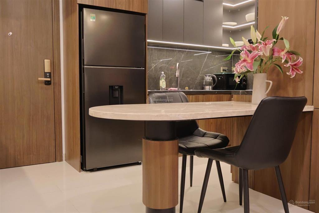 Bán nhanh căn officetel saigon royal  43m2 giá bán 4.7 tỷ full nội thất/ 0918 753 ***