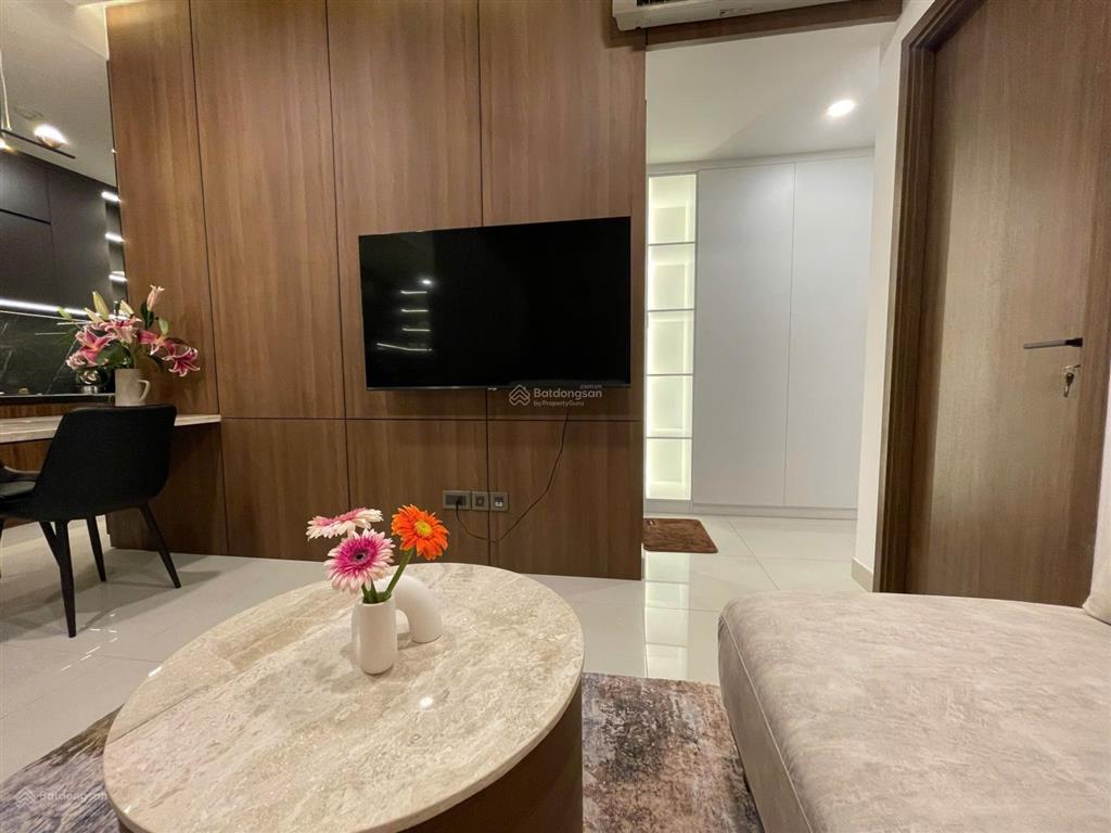 Bán nhanh căn officetel saigon royal  43m2 giá bán 4.7 tỷ full nội thất/ 0918 753 ***