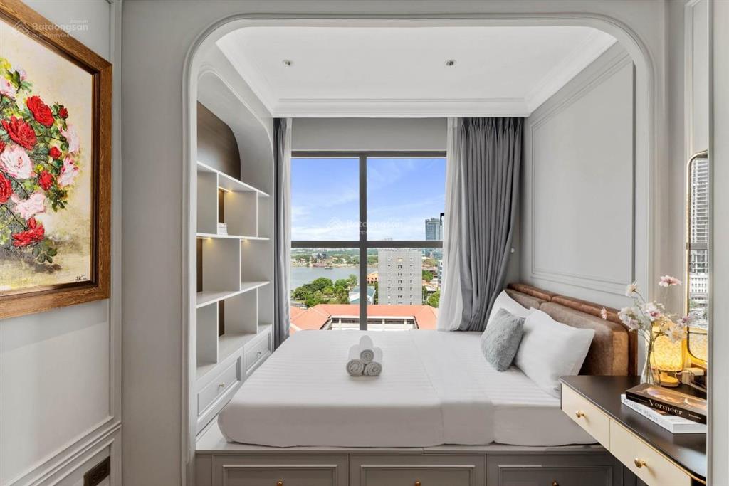 Cho thuê căn hộ saigon royal  2pn, view sông 26 triệu  0918 753 ***