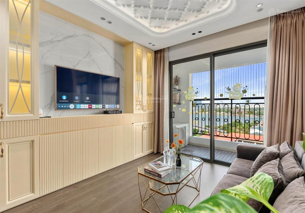 Cho thuê căn hộ saigon royal  2pn, view sông 26 triệu  0918 753 ***