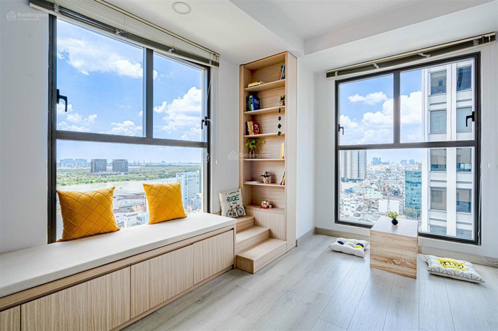 Bán nhanh căn hộ saigon royal  50m2  giá 5,2 tỷ (view sông)  căn góc  0918 753 ***