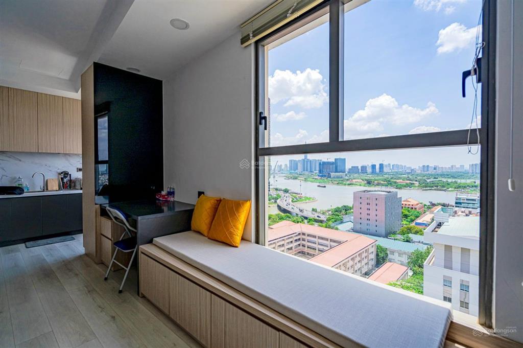 Bán nhanh căn hộ saigon royal  50m2  giá 5,2 tỷ (view sông)  căn góc  0918 753 ***