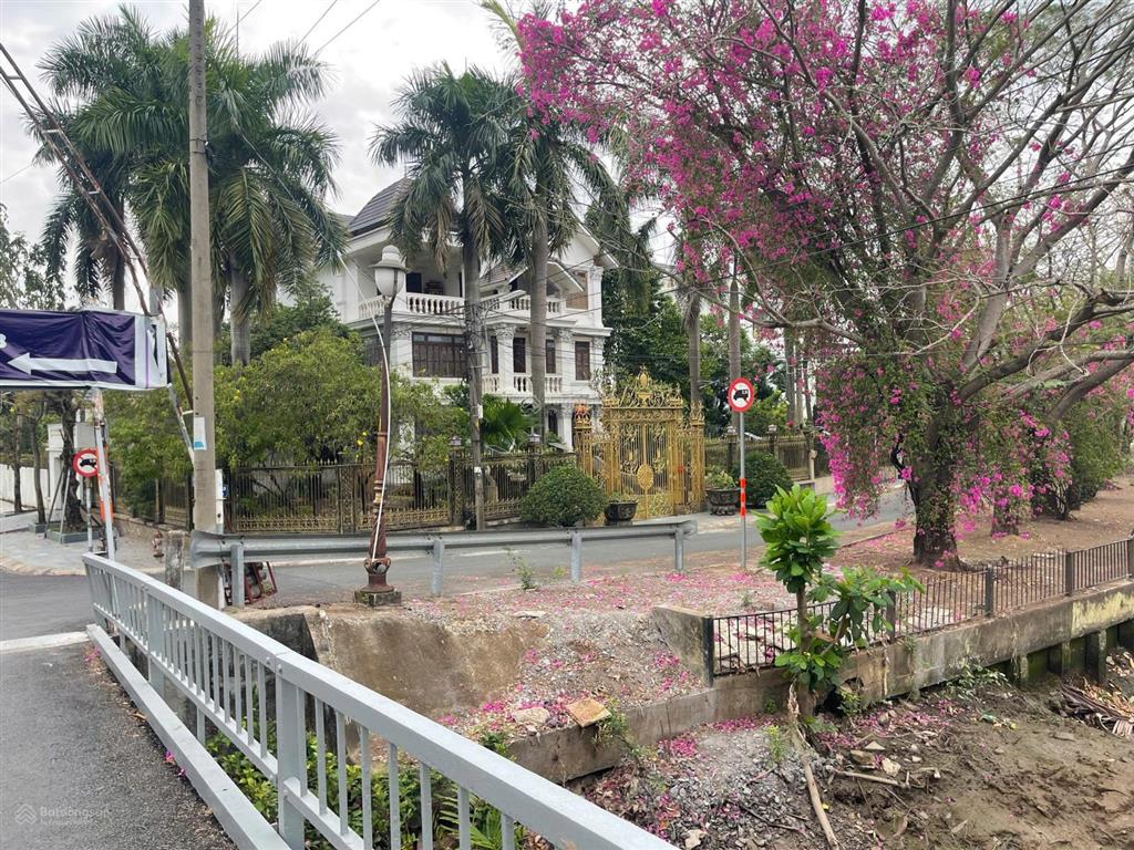 Bán đất nền dự án tại đường 711, khu dân cư đại học bách khoa, 74 triệu / m2, 182 m2
