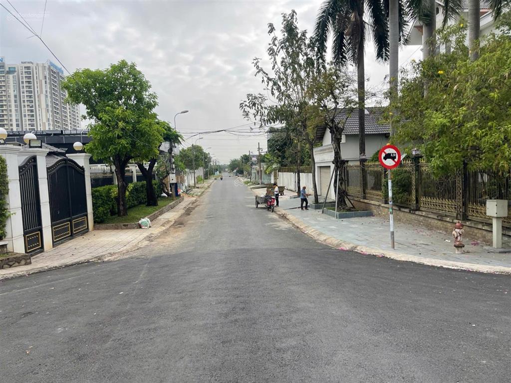 Bán đất nền dự án tại đường 711, khu dân cư đại học bách khoa, 74 triệu / m2, 182 m2