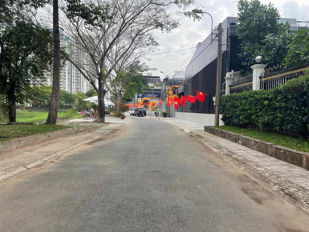 Bán đất nền dự án tại đường 711, khu dân cư đại học bách khoa, 74 triệu / m2, 182 m2