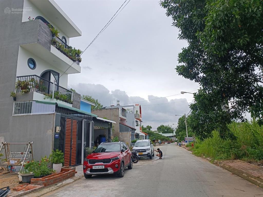 Đất kdc vạn phát đạt đường bưng ông thoàn dt 85m² giá 5,680 tỉ