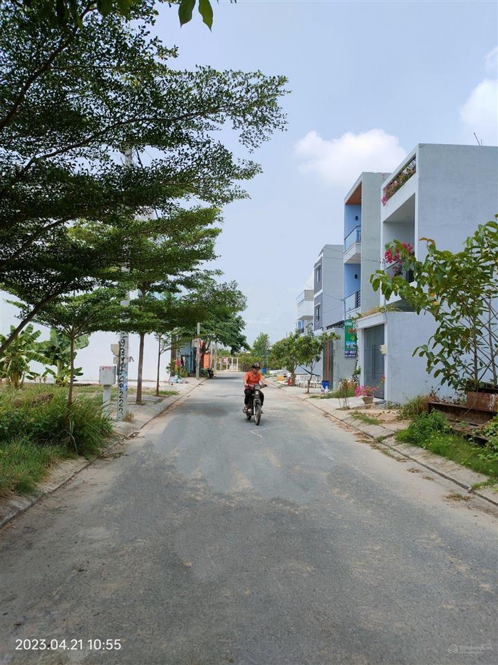 Chính chủ bán lô đất ngang 7,6m có thể xây 2 căn nhà riêng nằm khu sam sung village giá tốt