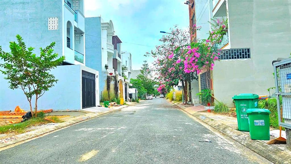 Bán đất kdc sam sung đường bưng ông thoàn khu công nghệ cao quận 9 giá chỉ 44 triệu/m2