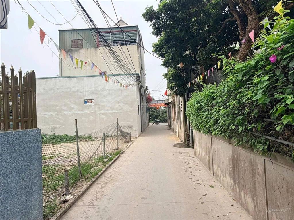 Cần bán lô đất siêu phẩm 186m2 2 mặt ngõ ô tô đỗ cửa phường chương mỹ
