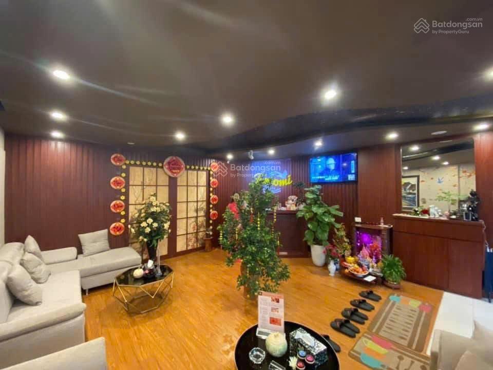 Mặt phố ba đình lô góc 164m2  6 tầng  thông sàn thang máy  có hầm  giá ngon bổ rẻ