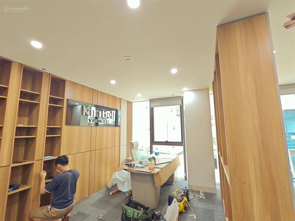 Dòng tiền 1.7 tỷ/ năm  120m2  9 tầng  mặt tiền 12.6m  tòa văn phòng lô góc