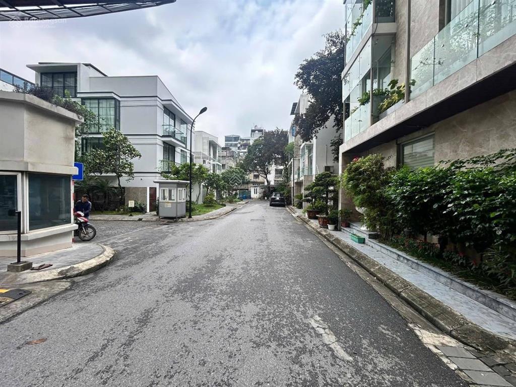 Biệt thự tây hồ  nguyễn đình thi  165m2  mặt tiền 15m  khống gian sống 5 sao