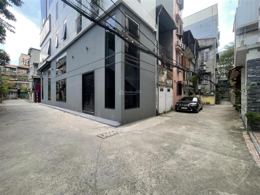 Chính chủ bán nhà hoàng cầu  65m2 4 tầng  khu phân lô  đường ngõ rất đẹp