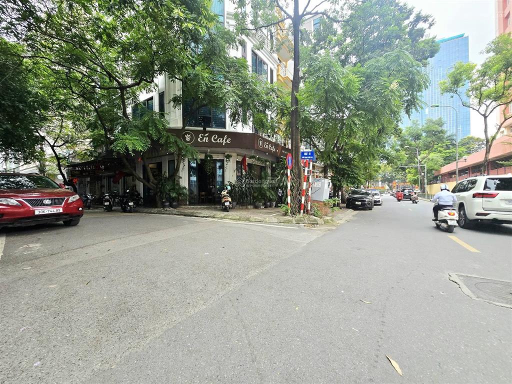 Mặt tiền 6m  lô góc  nhà hoàng hoa thám 42m² 5 tầng  thoáng đẹp lắm