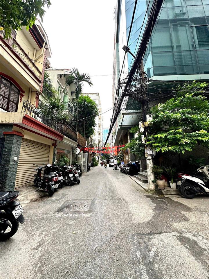 Phân lô hoàng cầu  60m2 5 tầng  mặt tiền 5m  căn nhà đáng mua nhất thời điểm hiện tại