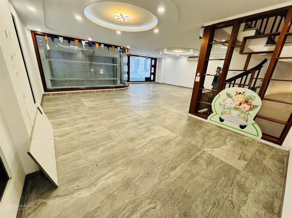 Mặt tiền 11m  bán nhà phân lô kim mã 125m2 5 tầng  mặt ngõ rộng 10m  vị trí rất đẹp