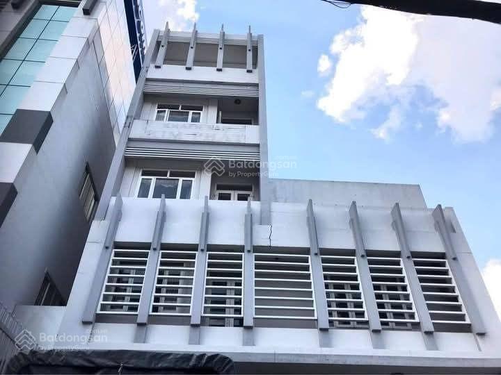 Cho thuê phòng trọ có cửa sổ. gần cầu vượt linh xuân. go dĩ an.