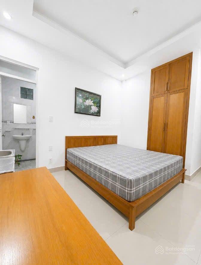 Cho thuê phòng trọ có cửa sổ. gần cầu vượt linh xuân. go dĩ an.