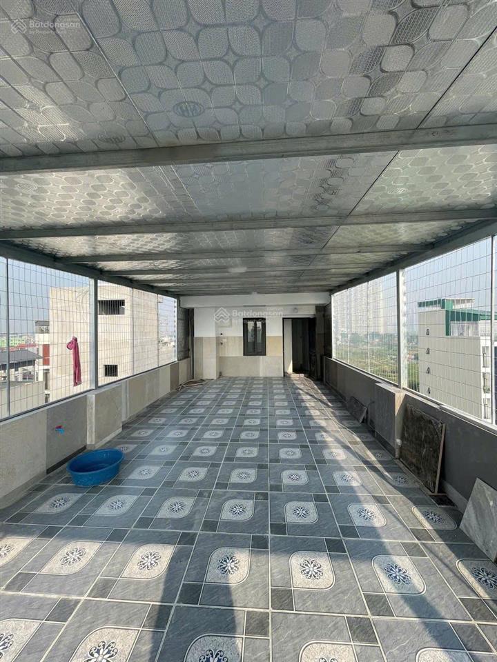 Cho thuê nhà nguyên căn 6t và 1 tum, thang máy nhập