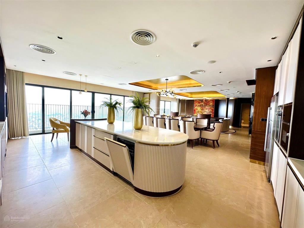Siêu hiếm căn penthouse vị trí đẹp kosmo tây hồ diện tích hơn 500m² full nội thất siêu sang