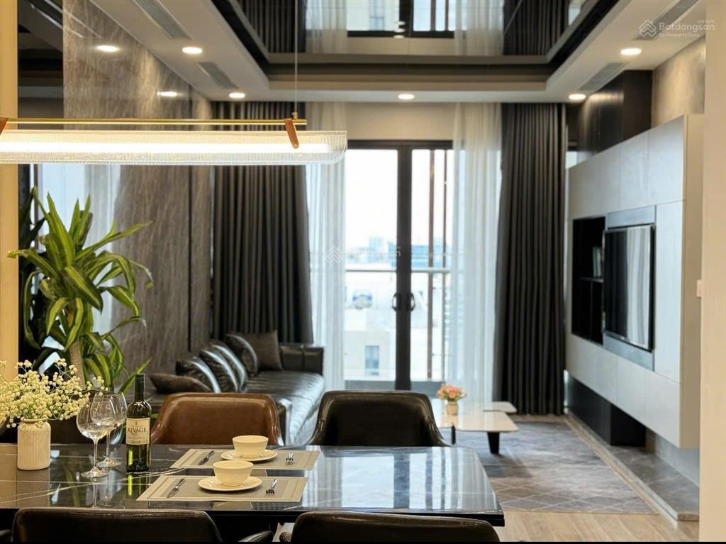 Cho thuê căn hộ siêu đẹp tại brg lê văn lương