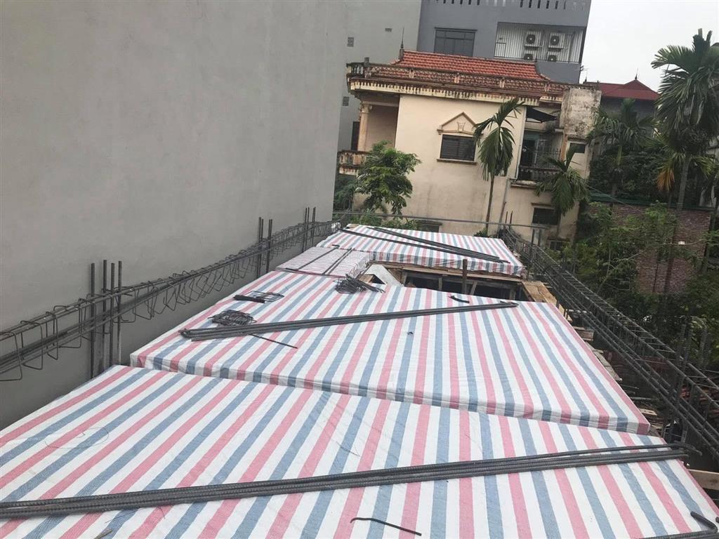 Bán nhà riêng tại yên bệ, 5,85 tỷ, 62 m2, ô tô đỗ cửa, đường nhựa, sổ đỏ 50 m2, nhà cao 3 tầng