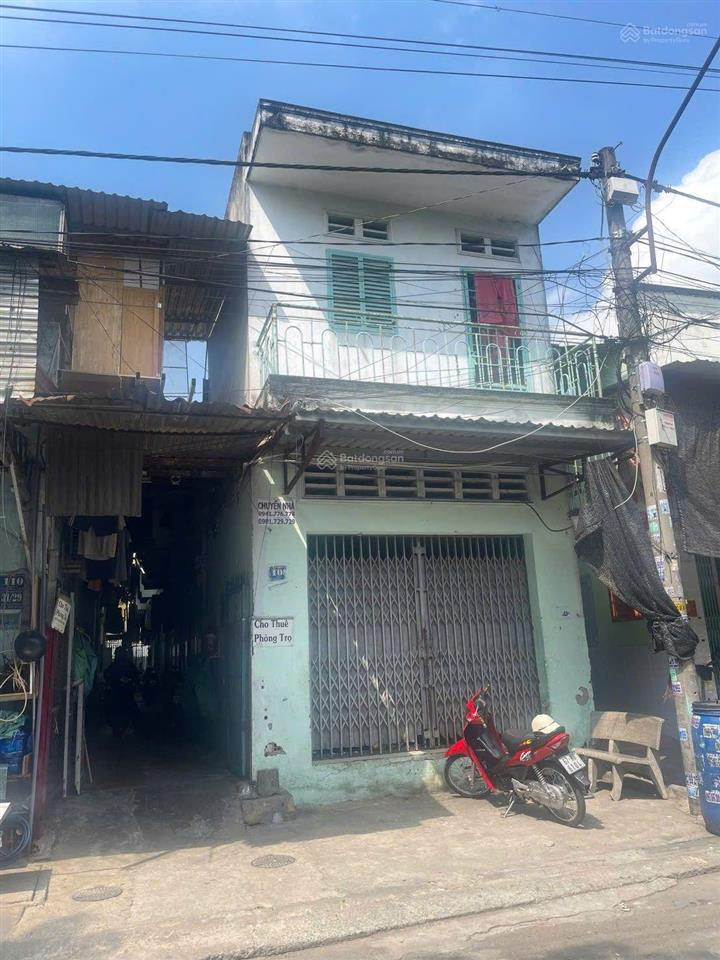 Em có dãy trọ đang khai thác sẵn gồm 10 phòng + 1 kiot có gác/lầu như hình, thu nhập đều khoảng 12