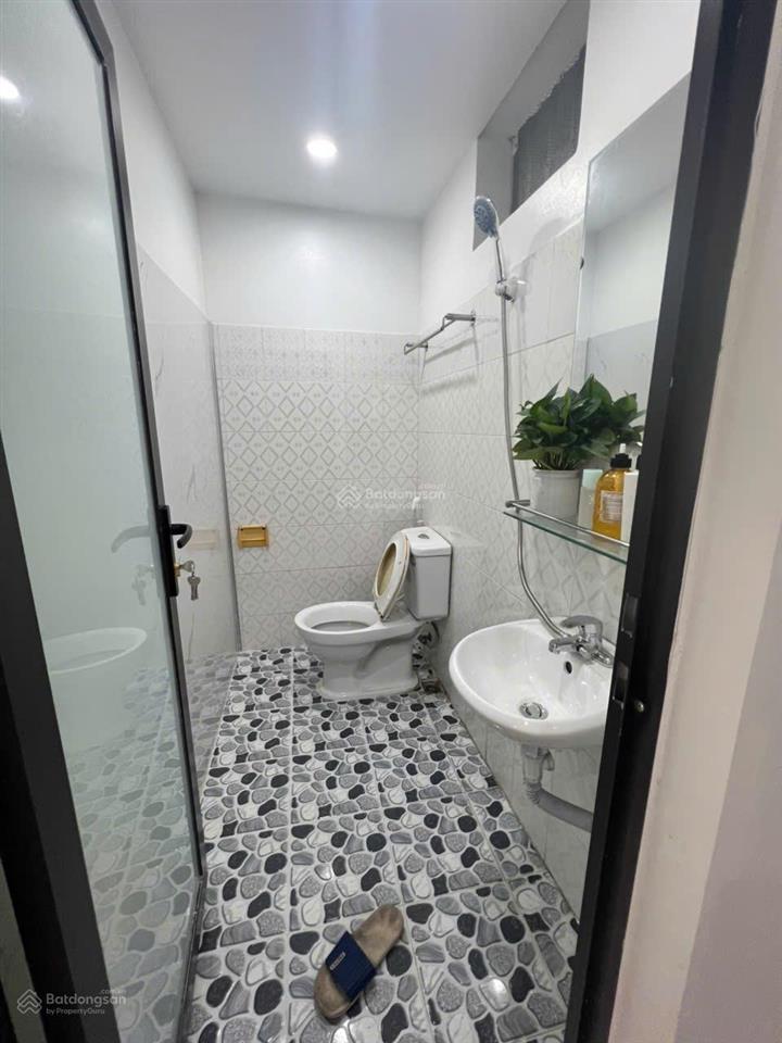 Chính chủ bán căn hộ ngõ 120 trần bình, sd 80m2, 3 ngủ, 2vs, full nội thất mới, sẵn sổ đỏ giá 4,5tỷ