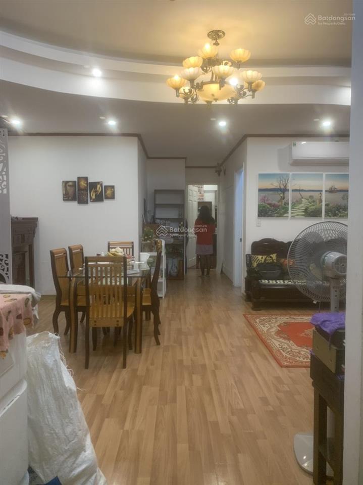 Chính chủ bán căn hộ tập thể ngõ 81 trần cung 3 phòng ngủ đủ đồ giá 2.89 tỷ