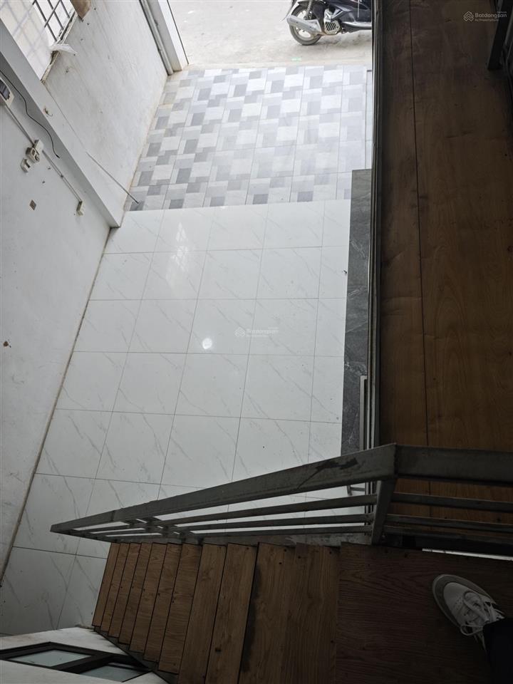 Bán nhà 46m2 bình đà oto đỗ vị trí trung tâm sát đại đô thị vin, chỉ 4.x tỷ