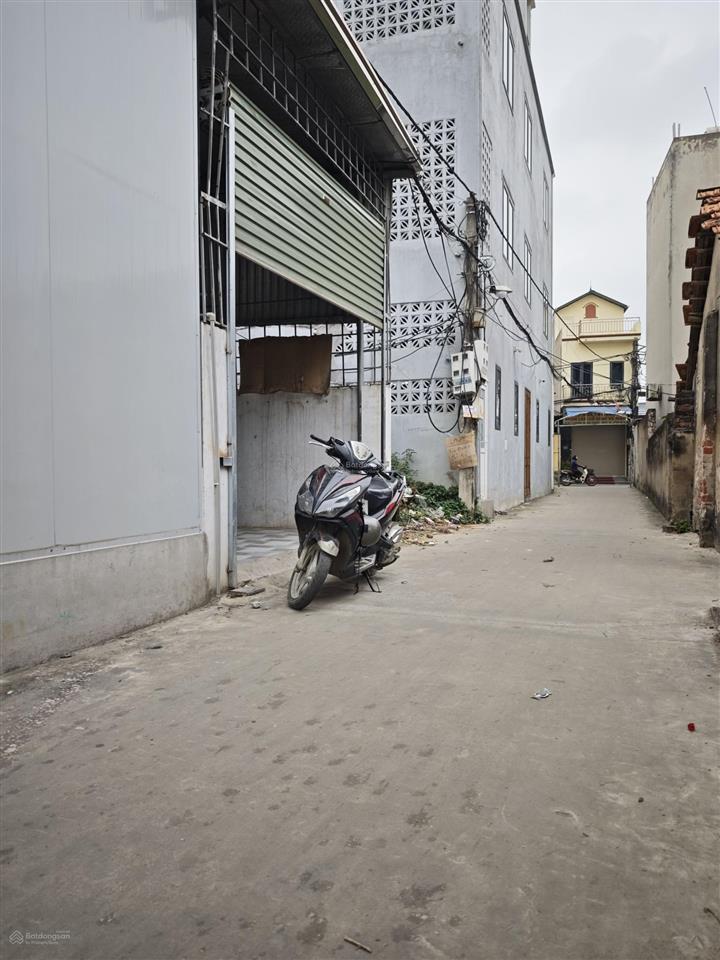 Bán nhà 46m2 bình đà oto đỗ vị trí trung tâm sát đại đô thị vin, chỉ 4.x tỷ