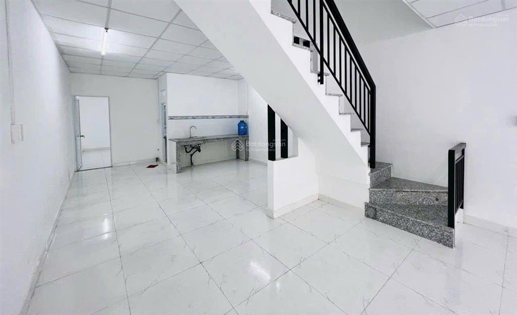 Nhà 1 lầu 4pn 4.4*22m 96.7m² vuông vức kqh hxh gần đs 2 6.1 tỷ
