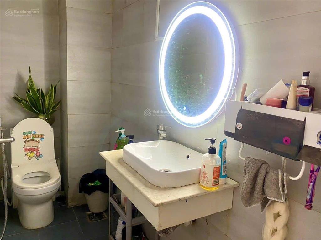 Bán nhanh đi định cư nhà hxt 3 tầng 4*17.5 ql13, chợ đầu mối. 78m2 6.3tỷ tl
