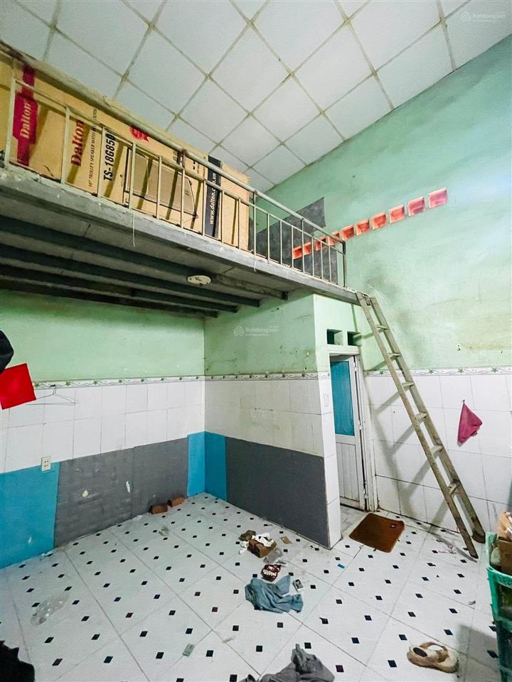 Bán gấp đất tặng dãy trọ cũ 8.5x14m 117m2 đường tải né nhau, full thổ. được xd 1 trệt 1 lửng, 2 lầu
