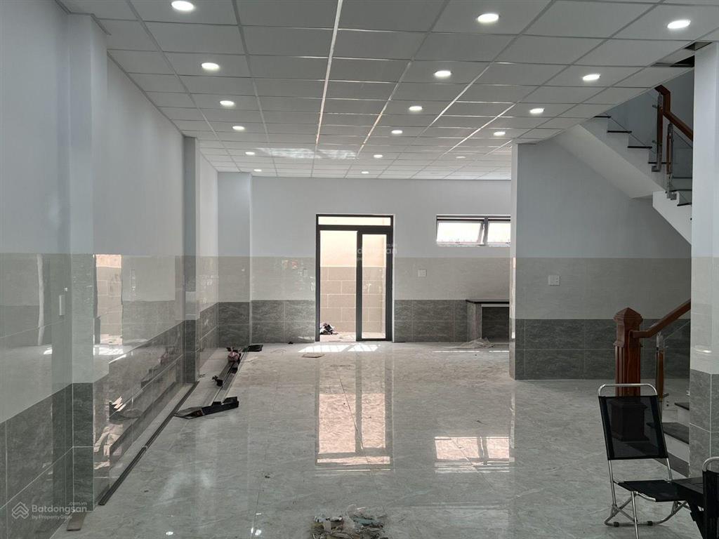 Nhà 7*14m 3 lầu. sử dụng 400m2 các tầng trống suốt+ 1 phòng ngủ chợ đầu mối, bình chiểu