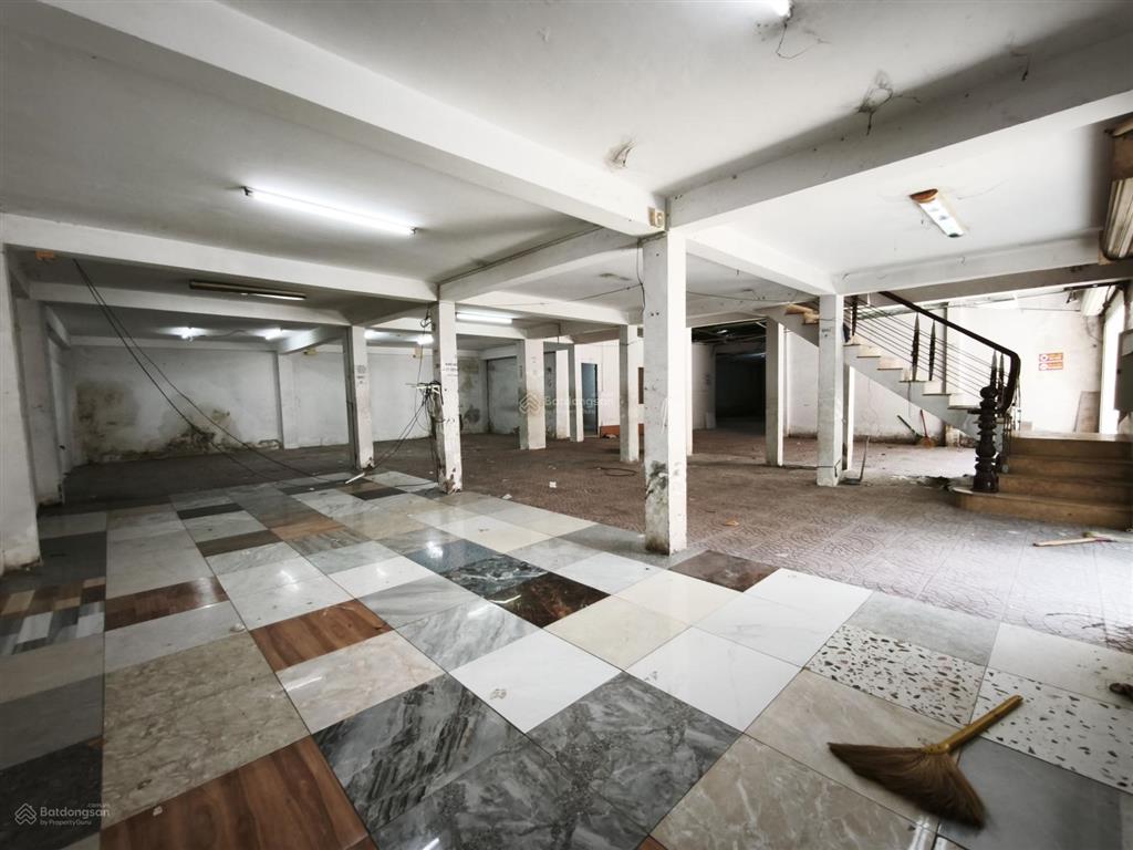 Nhà văn phòng 600m2 1 lầu quốc lộ 13, hbp