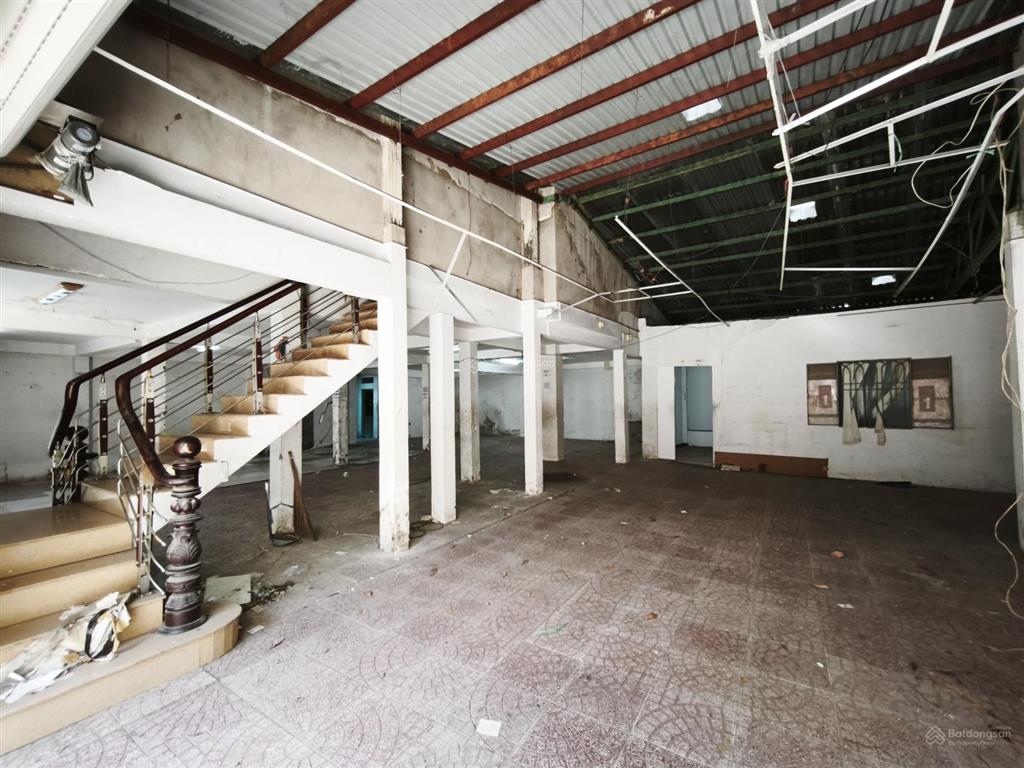 Nhà văn phòng 600m2 1 lầu quốc lộ 13, hbp