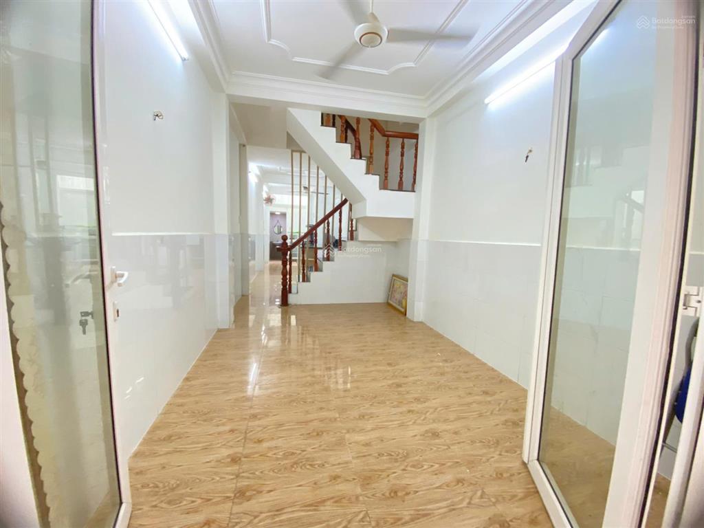Chính chủ bán nhà riêng tại đường phan xích long pn, 6,8 tỷ, 4pn, 3wc, 1 trệt 2 lầu 1 sân thượng