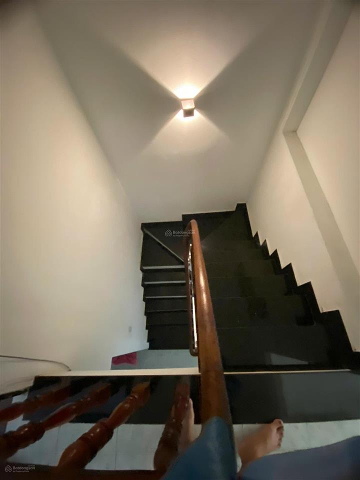 Chính chủ bán nhà riêng tại đường phan xích long pn, 6,8 tỷ, 4pn, 3wc, 1 trệt 2 lầu 1 sân thượng
