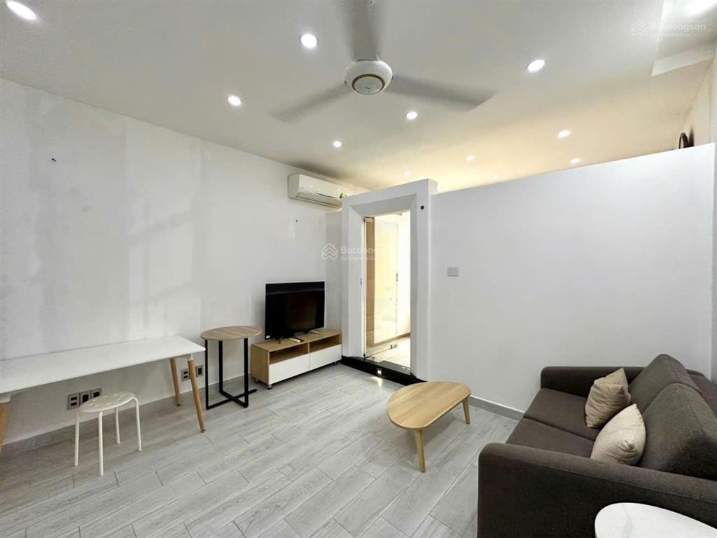 Cần bán căn hộ cao cấp gần công viên gia định, giá 3,2 tỷ, full nội thất. 0367 199 ***