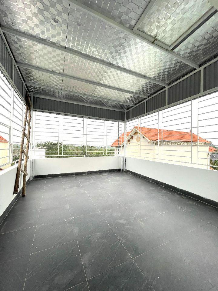 nhà trung tâm xã Sơn Đồng, Hà Nội, 200m ra vành đai 4, 46M2, 4 Tầng, có 4 phòng ngủ khép kín, 5 wc